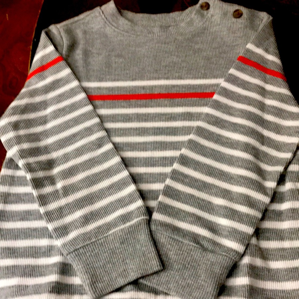 OLD NAVY BOYS SWEATER
